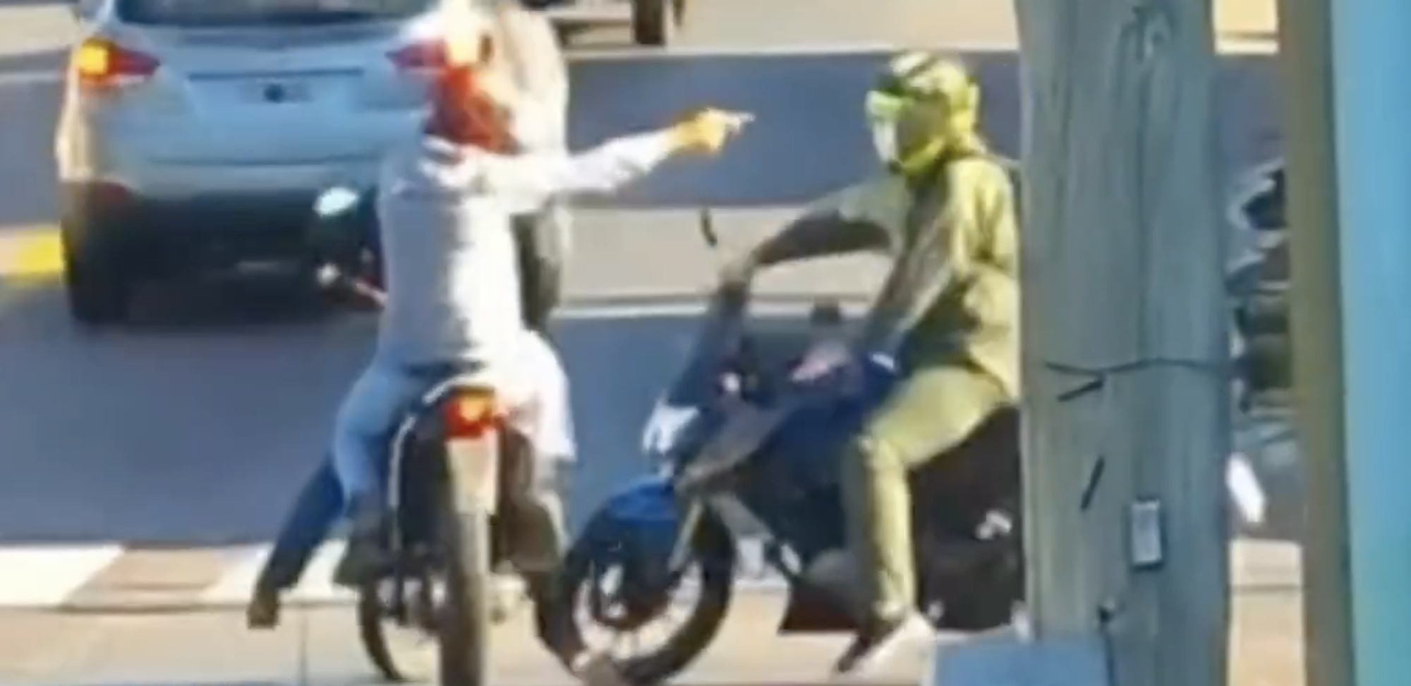 Lomas: a los tiros por la moto en plena avenida